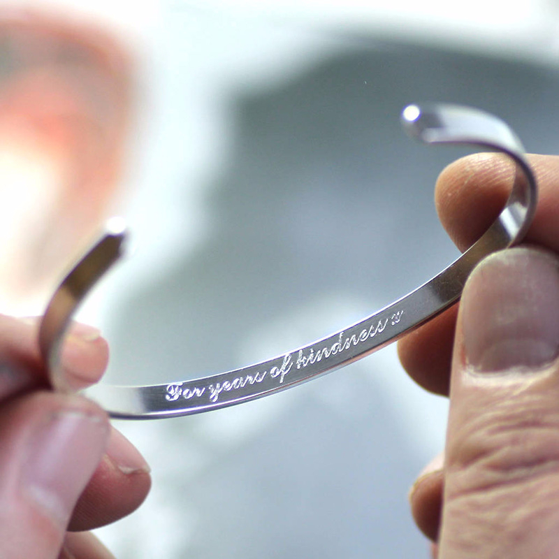 Coordinates Bracelet - Vnox-男性と女性のためのクラシックでカスタマイズ可能なブレスレット,ステンレススチールブレスレット,パーソナライズされた名前のギフト,明るい,ドロップシッピング