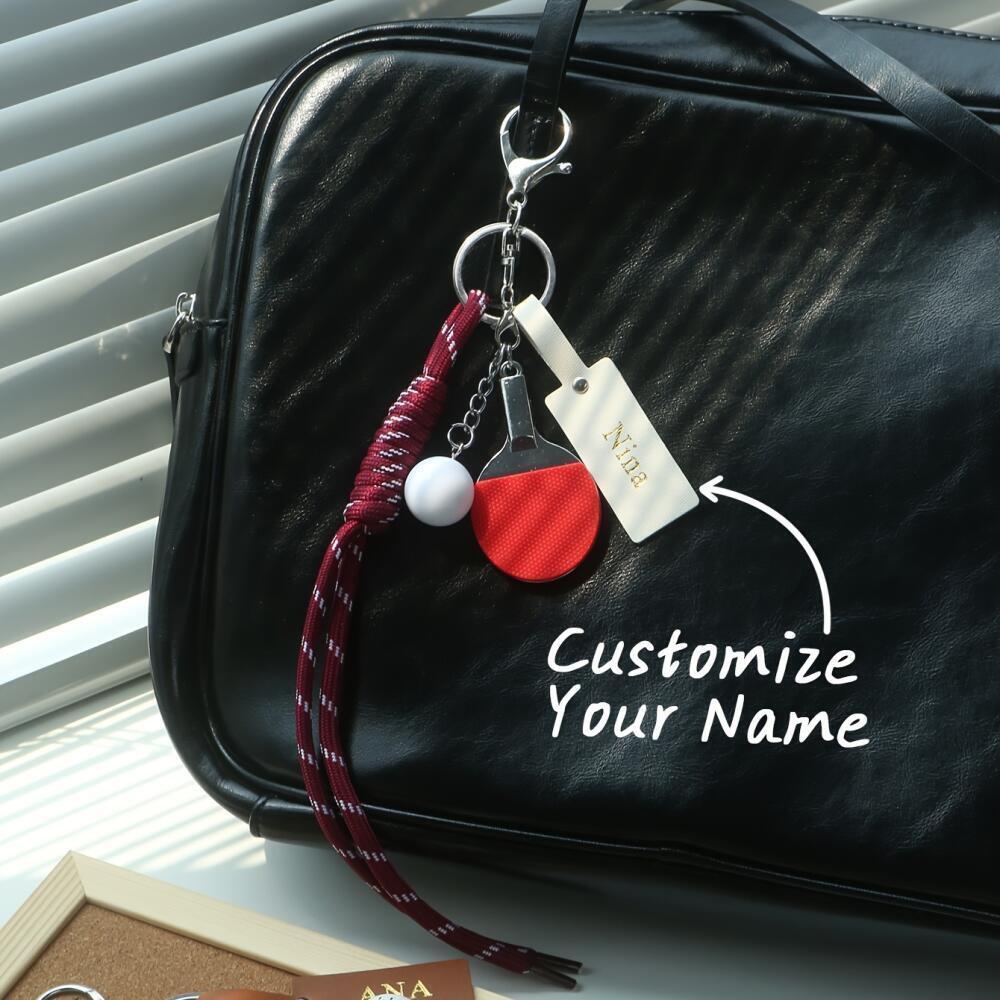 カスタマイズ可能な名前入りスポーツテーマキーチェーン、カラフ - Monogram Keychain Leather のレビューと価格