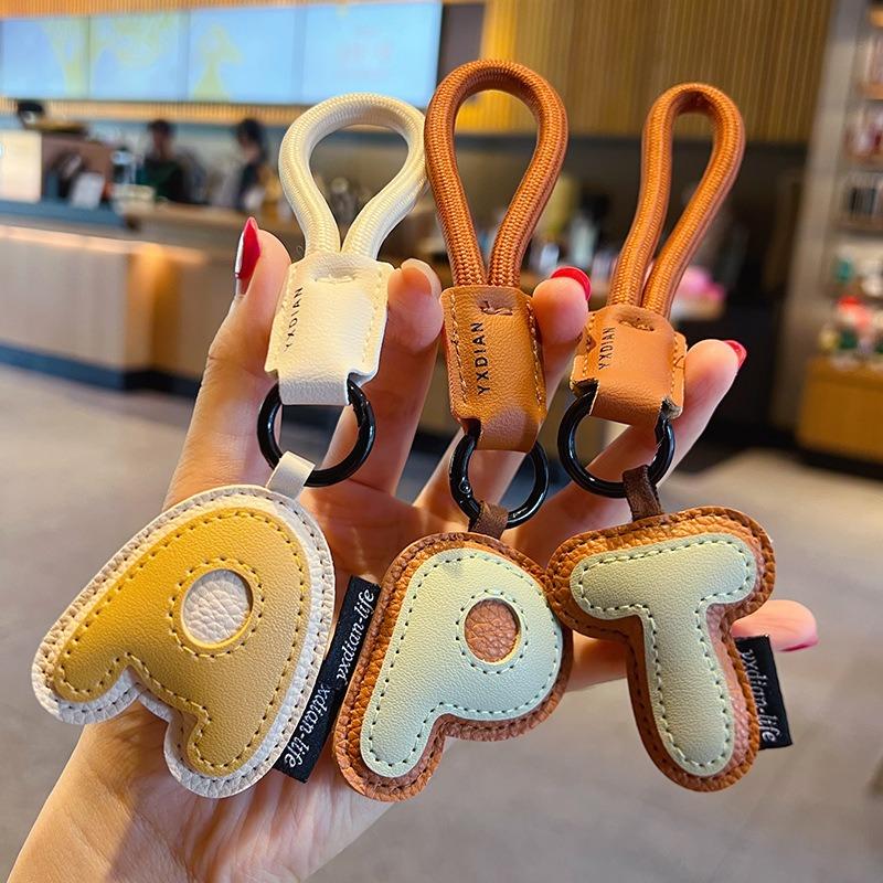 26文字アルファベットPUレザーキーホルダー ファッション韓 - Monogram Keychain Leather のレビューと価格