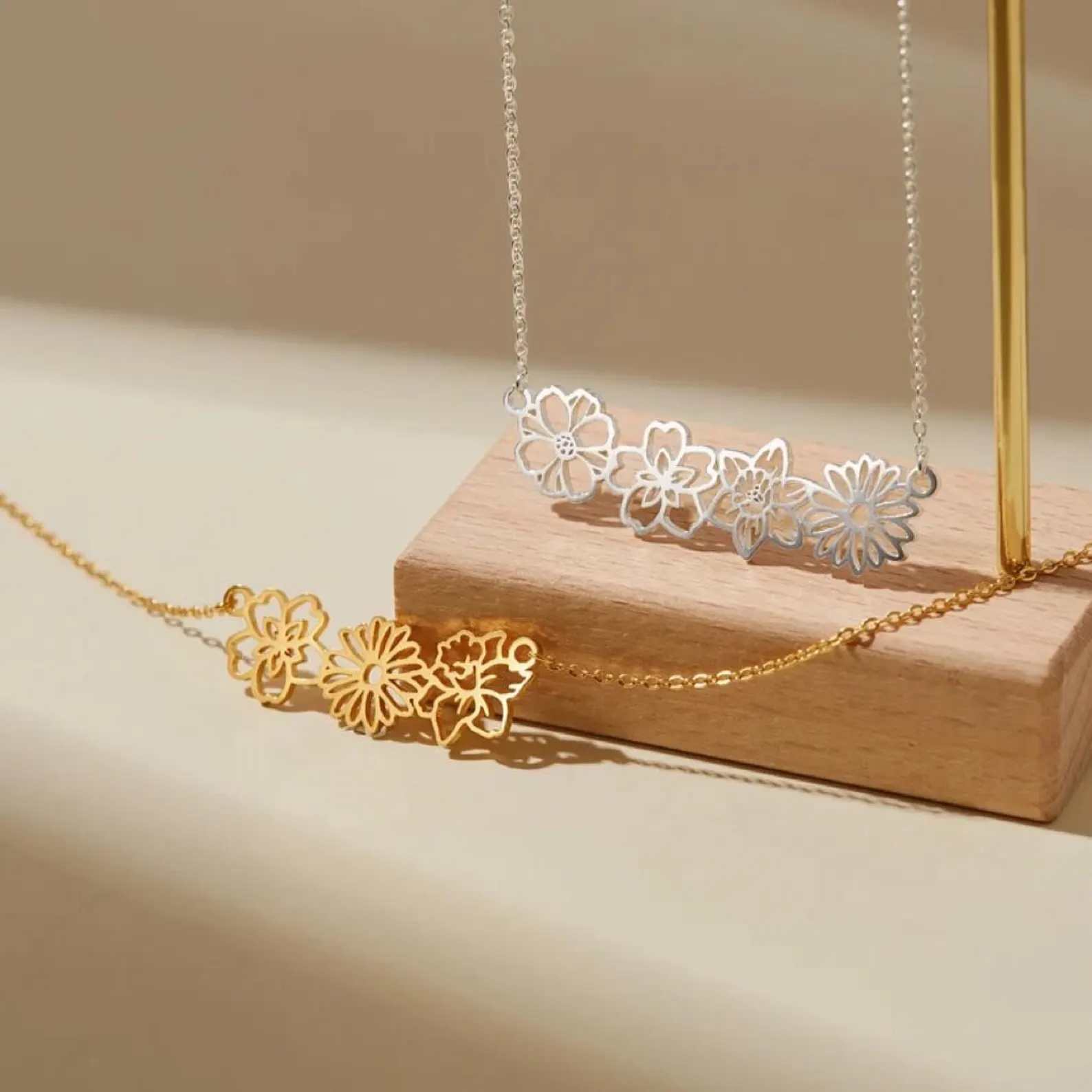 Amaxer カスタム複数誕生花ネックレス女性女の子誕生花花 - Birth Flower Necklace のレビューと価格