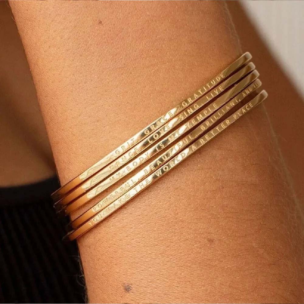 カップル彫刻名テキストカスタムバングルパーソナライズブレスレ - Coordinates Bracelet のレビューと価格
